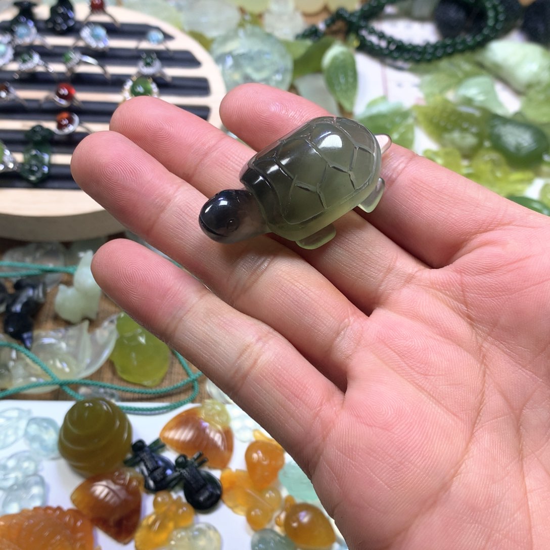 岫玉颈饰未镶嵌龟龟