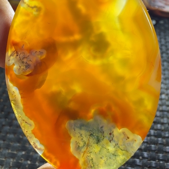 ）***玛瑙/玉髓未镶嵌颈饰