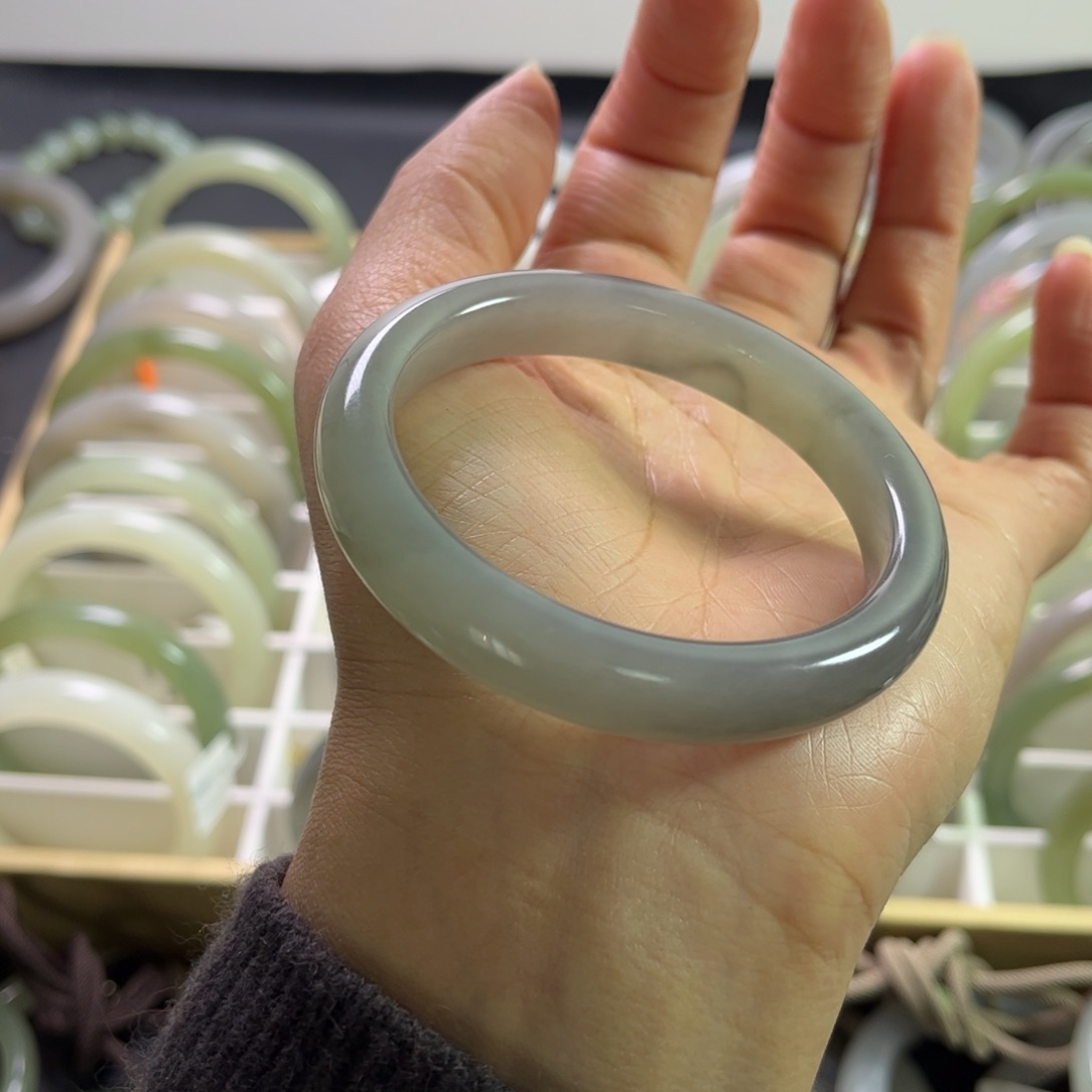 和田玉手镯54.8圈未镶嵌后****好