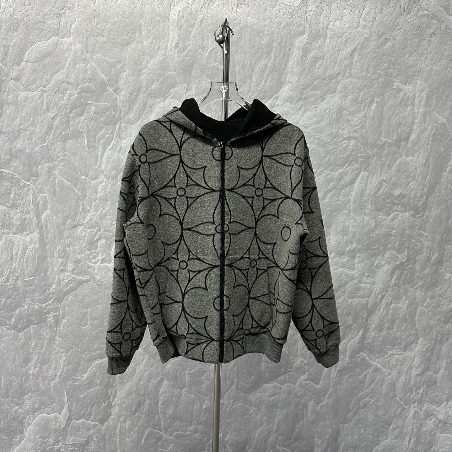 未使用 LouisVuitton/路易威登 双面穿满印连帽外套44码J00731