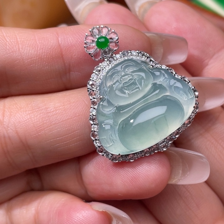 翡翠颈饰18K金镶嵌佛公