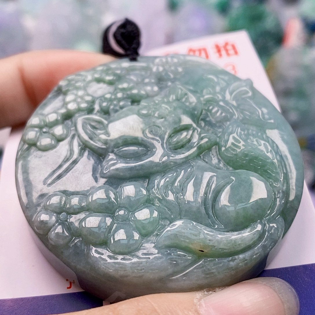 吊坠(不含链)未镶嵌翡翠