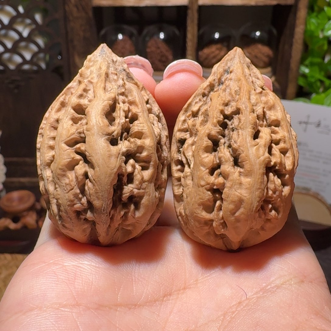 李***甜把件文玩核桃火焰霸王龙