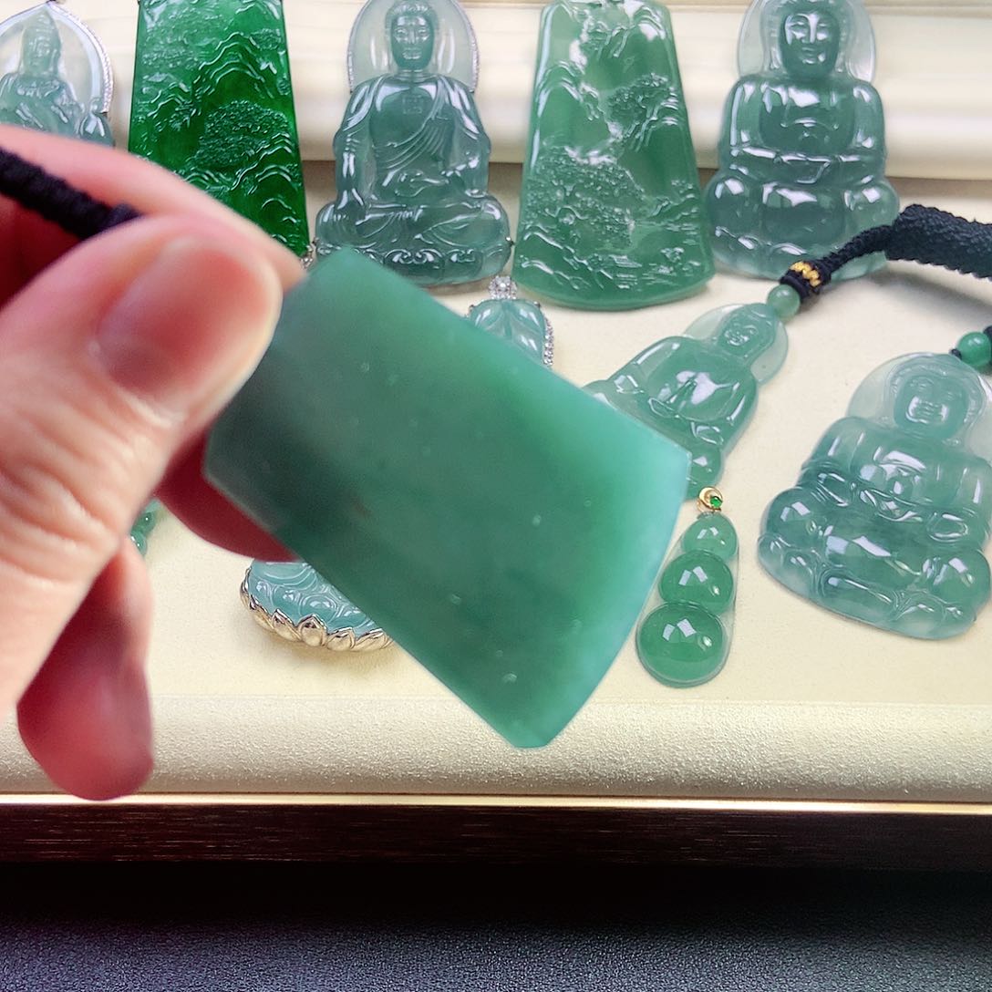 【闪购商品】翡翠颈饰未镶嵌天然