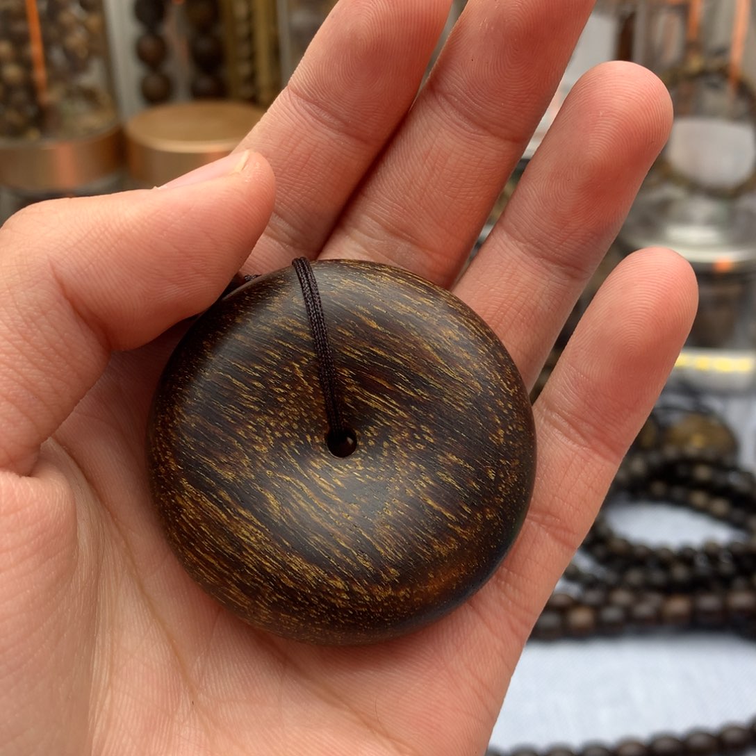 沉香沉香碎屑红土