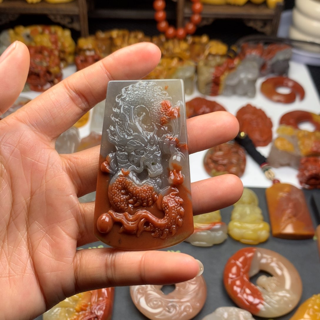 石英质玉（黄龙玉）挂件未镶嵌