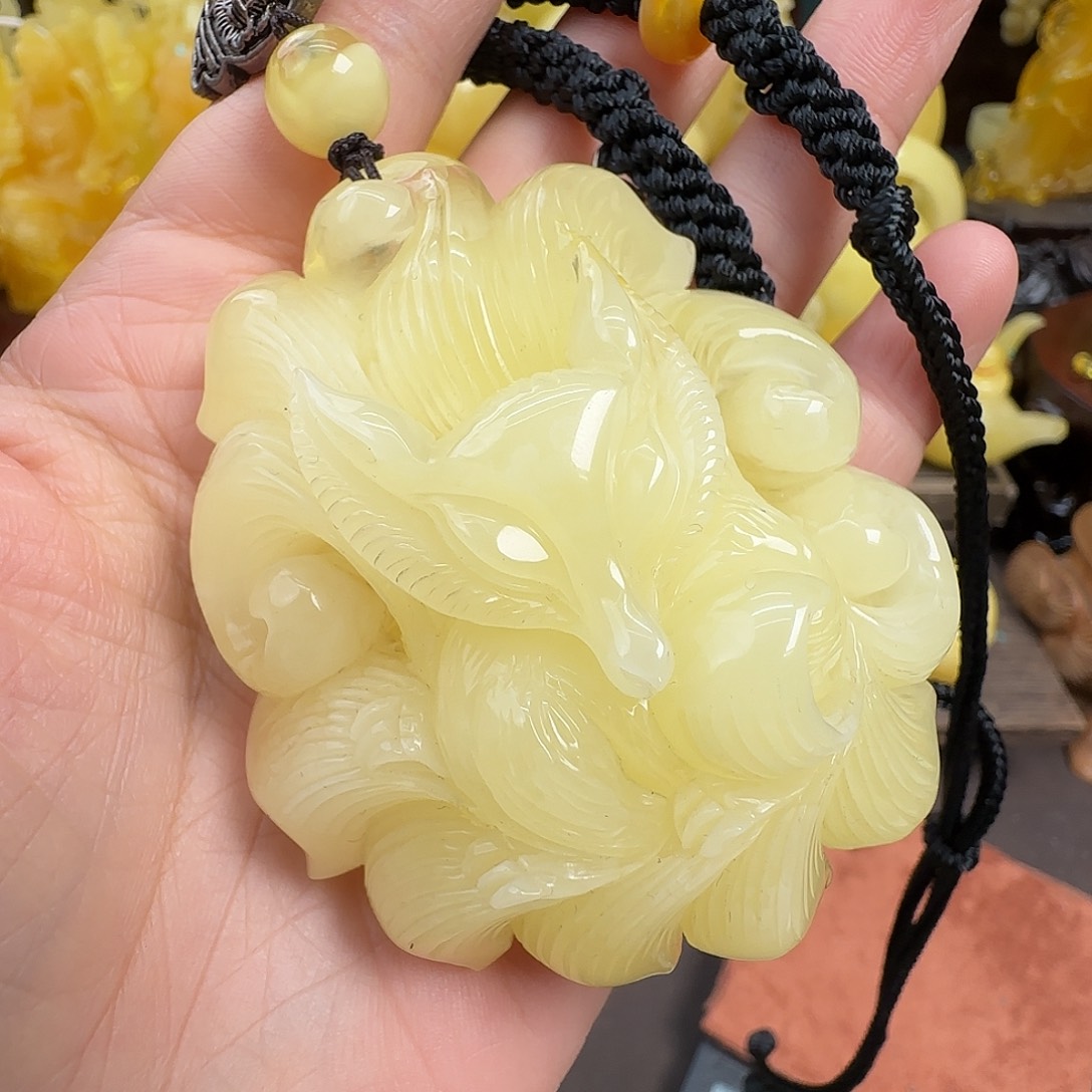 蜜蜡未镶嵌珠宝奇石
