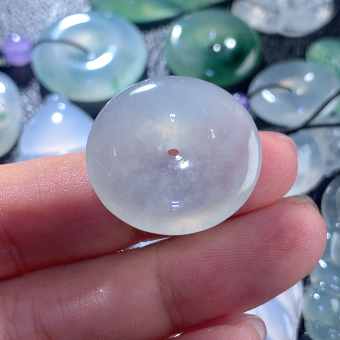 翡翠颈饰未镶嵌缅甸