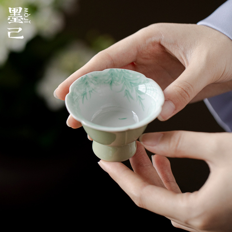 墨己手绘釉下彩花口小高足茶杯功夫茶具家用陶瓷单杯品茗柳影啼莺