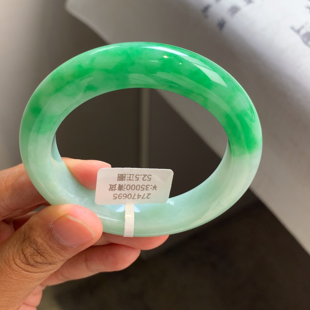 翡翠手镯未镶嵌半山水白底青手镯（强推）