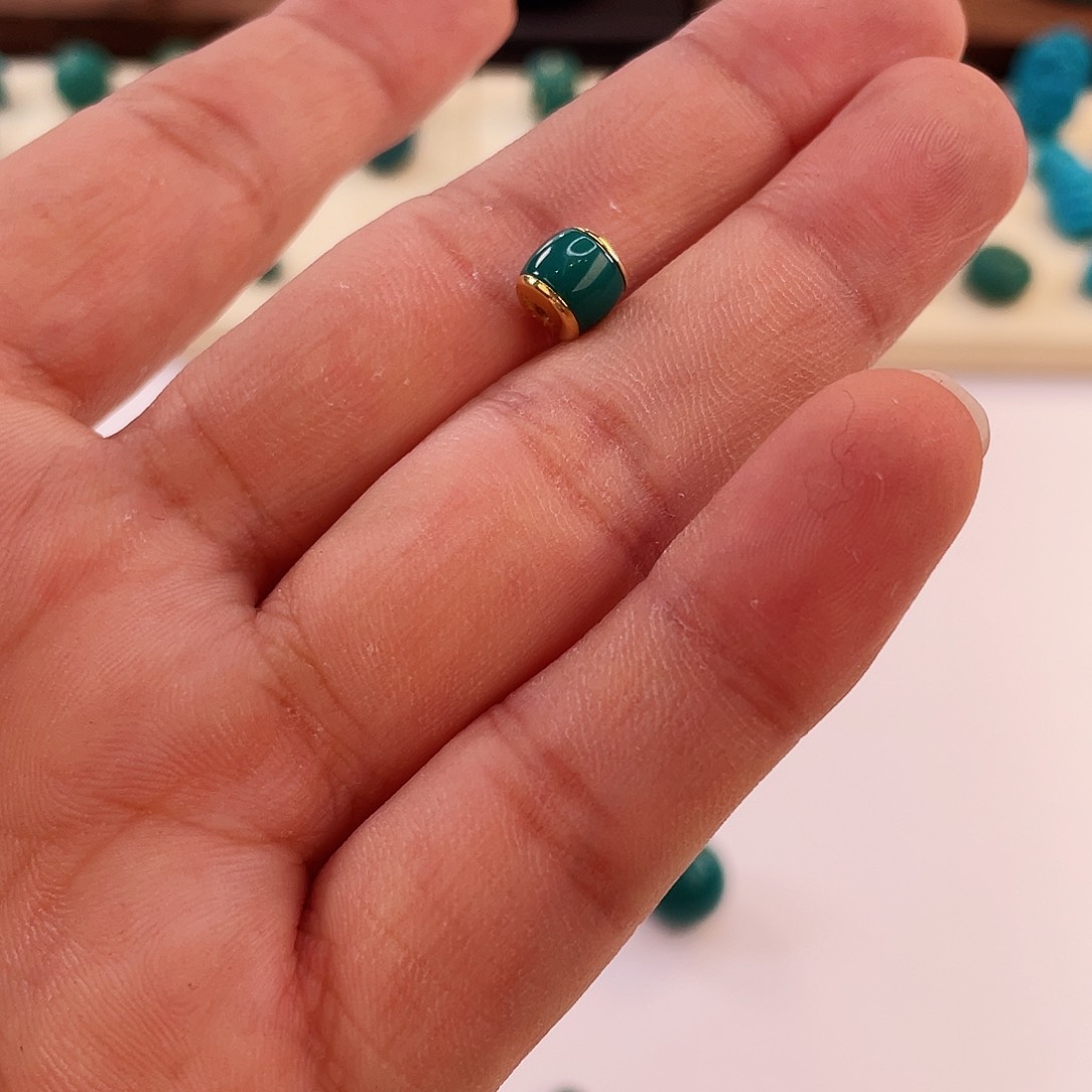 绿松石颈饰未镶嵌