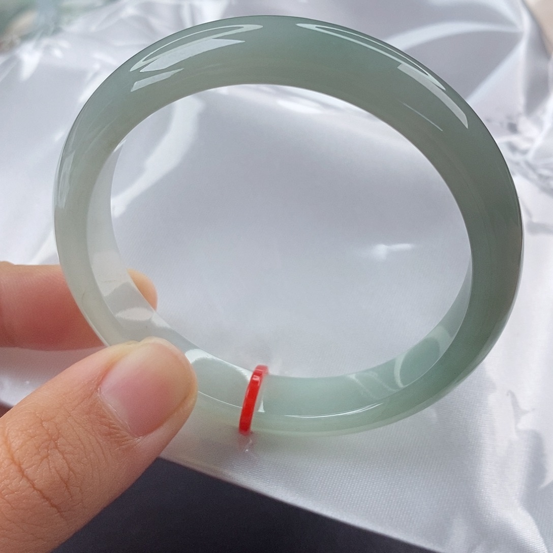 翡翠手镯未镶嵌52.6圈