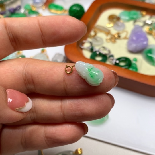 翡翠颈饰18K金镶嵌翡翠