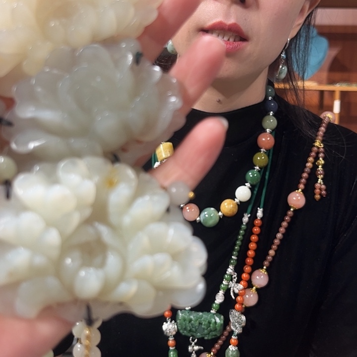 颈饰未镶嵌和田玉（糖玉）