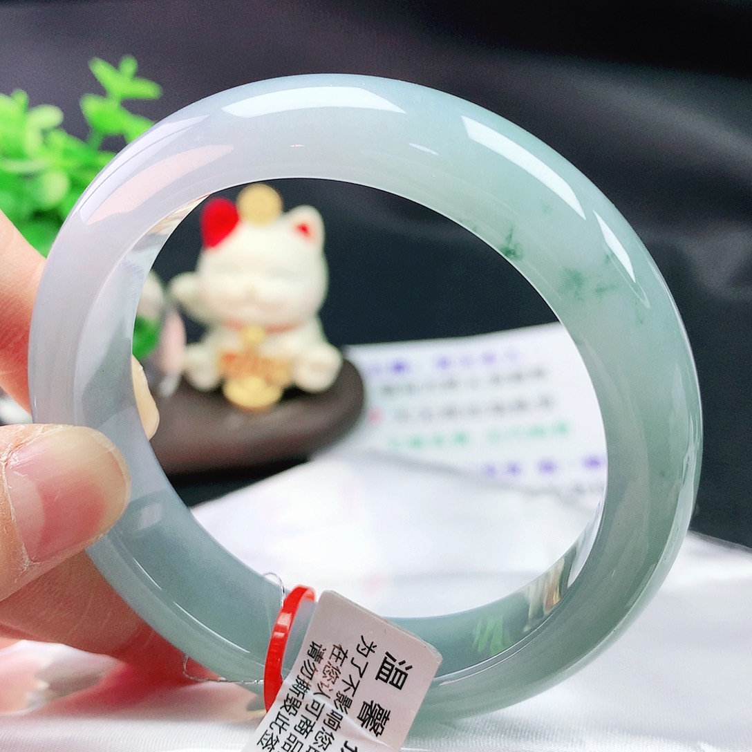 翡翠手镯未镶嵌58轮胎