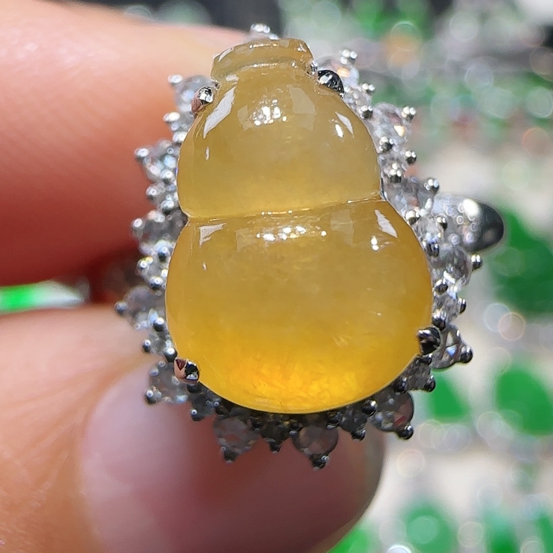 翡翠吊坠(不含链)18K金镶嵌