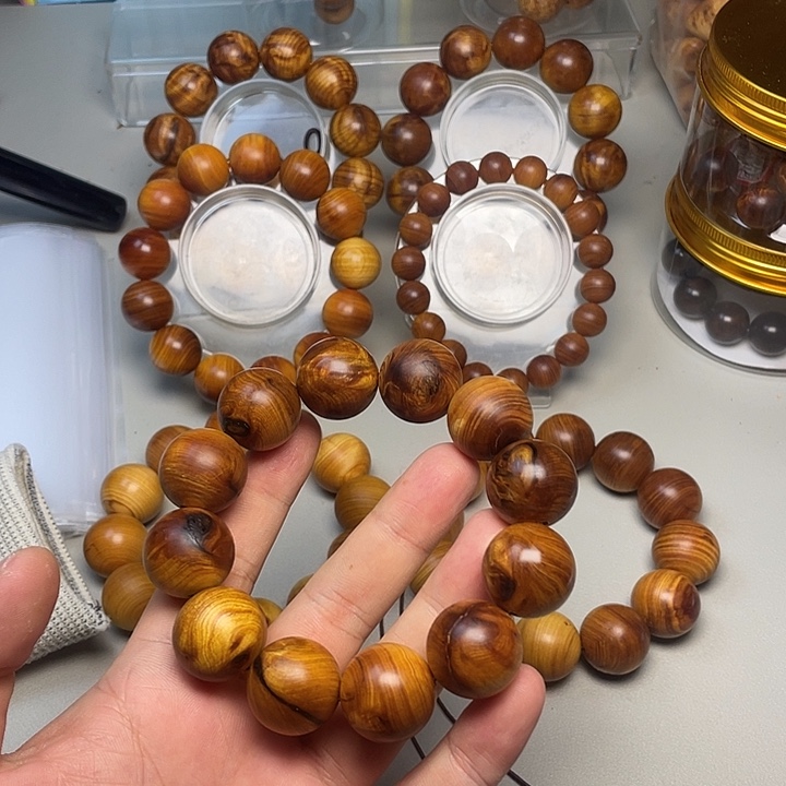 雨***果柏木（崖柏）太行崖柏2.0闪电碳化