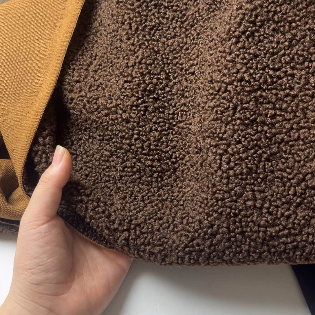 混纺深咖羊羔毛1.5米。         