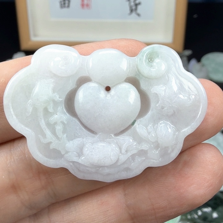 翡翠挂件未镶嵌翡翠