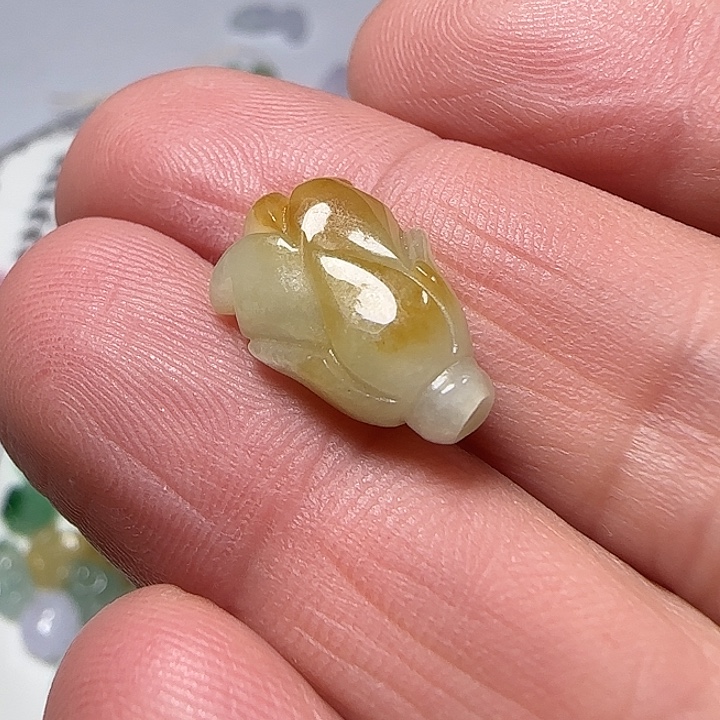 翡翠未镶嵌颈饰天然缅甸翡翠黄白菜小件