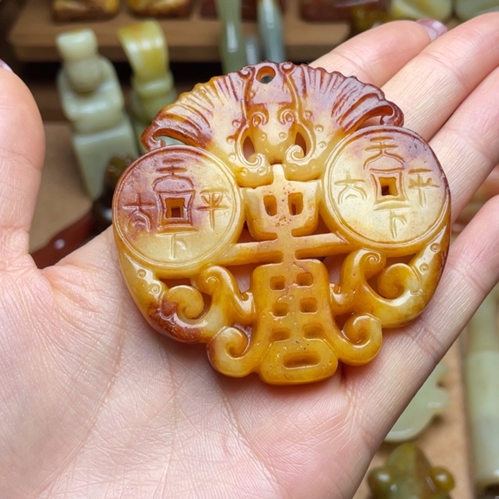 蛇纹石玉未镶嵌颈饰