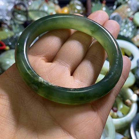 岫玉手镯未镶嵌54口径