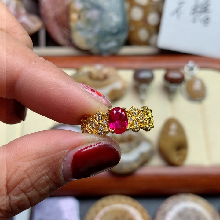 硅化珊瑚（珊瑚玉）颈饰未镶嵌