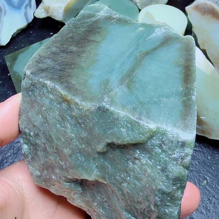 和田玉（糖玉）未镶嵌珠宝奇石