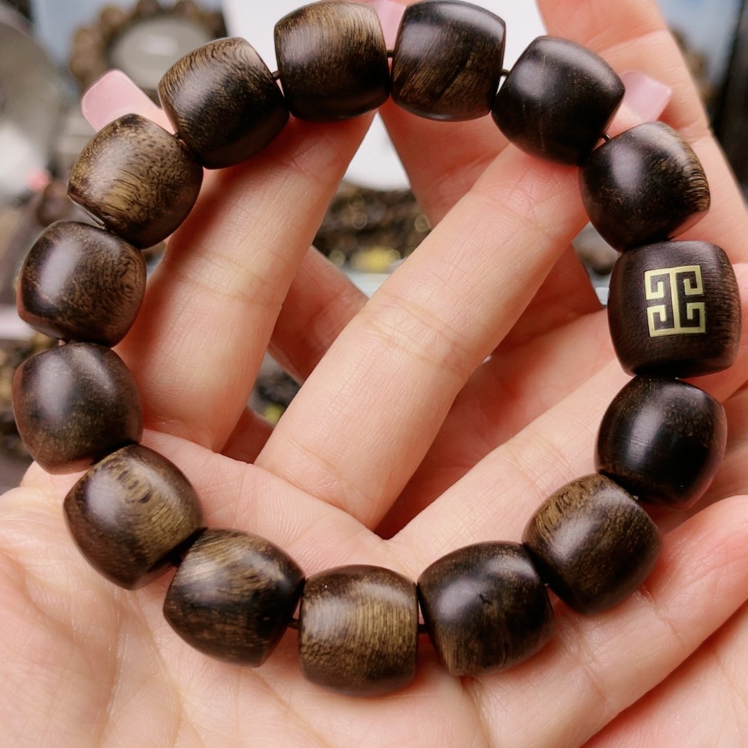 沉香手串叶*秋越南芽庄老白棋玉化老料满留疤1.4