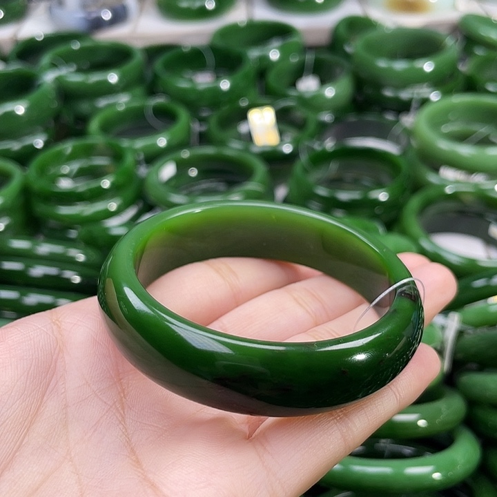 未镶嵌手镯和田玉（碧玉）