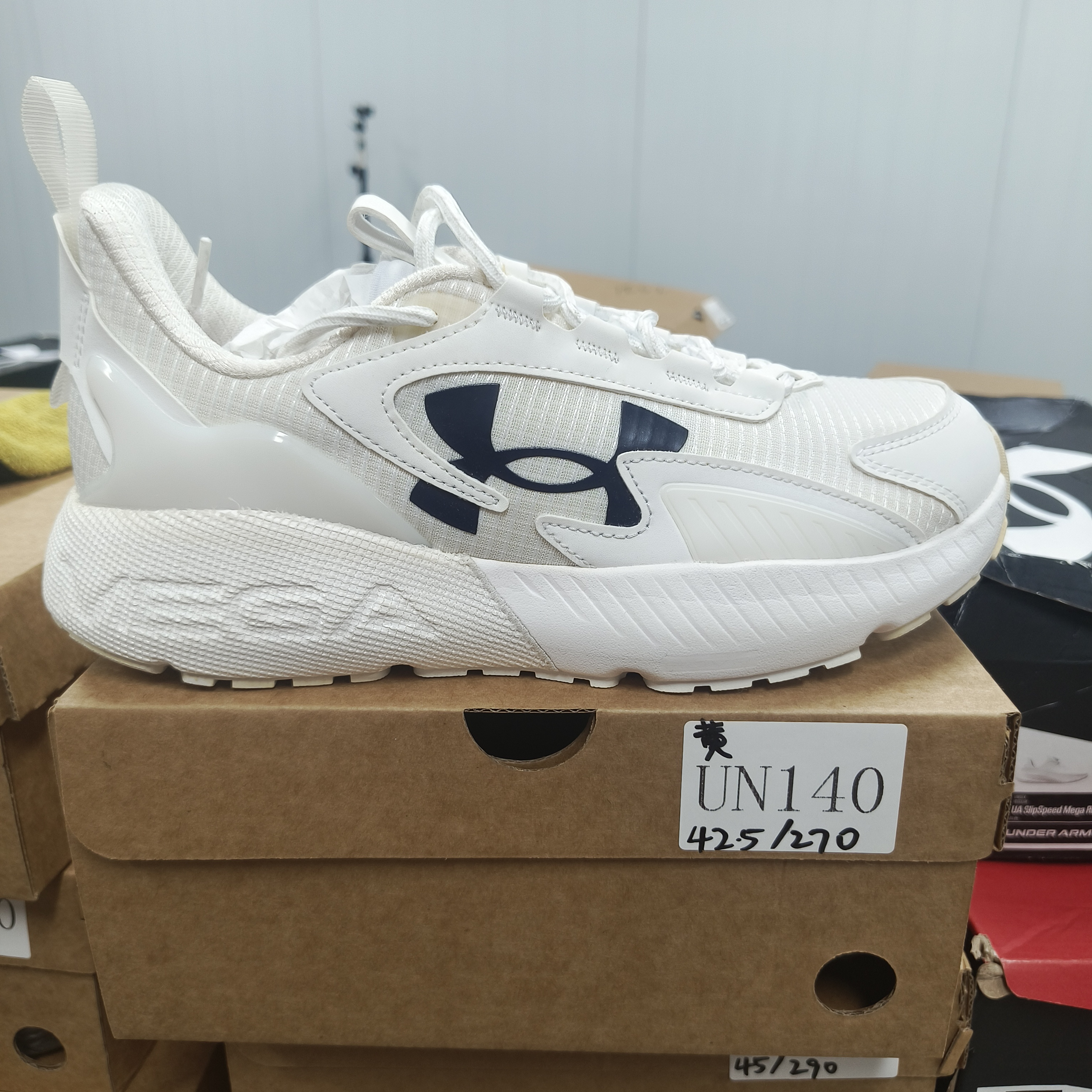 断码运动鞋-安德玛-UN140