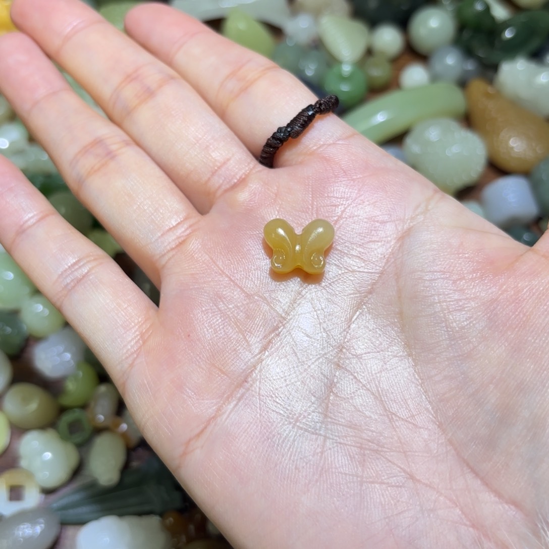 和田玉珠宝半成品未镶嵌牛*王