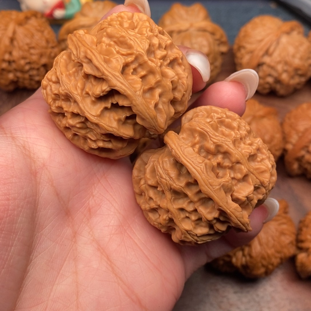 文玩核桃把件L****0全品红皮苹果43