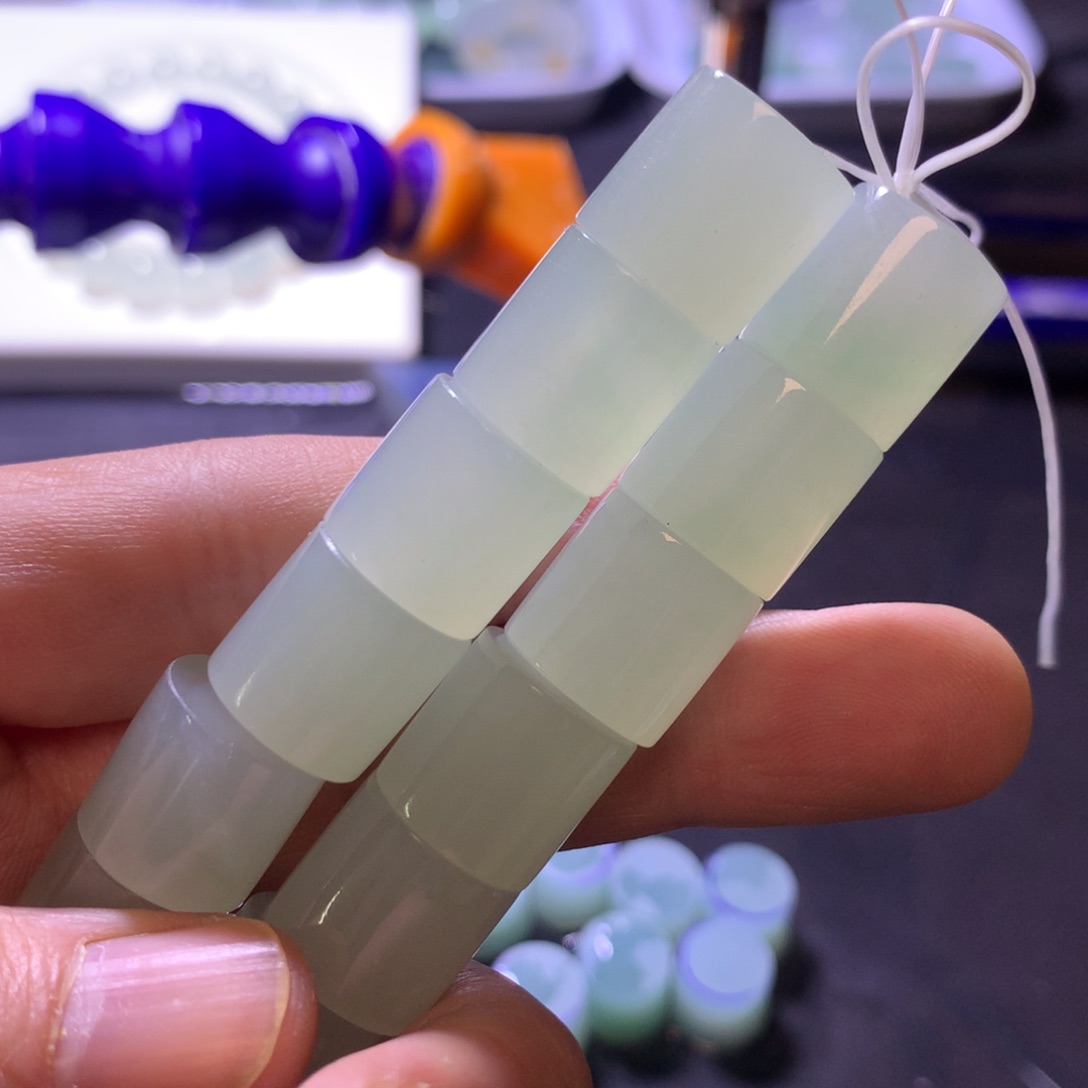 未镶嵌定制翡翠龙*