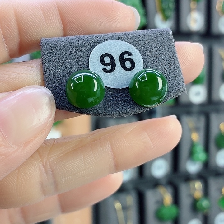 和田玉18K金镶嵌耳饰