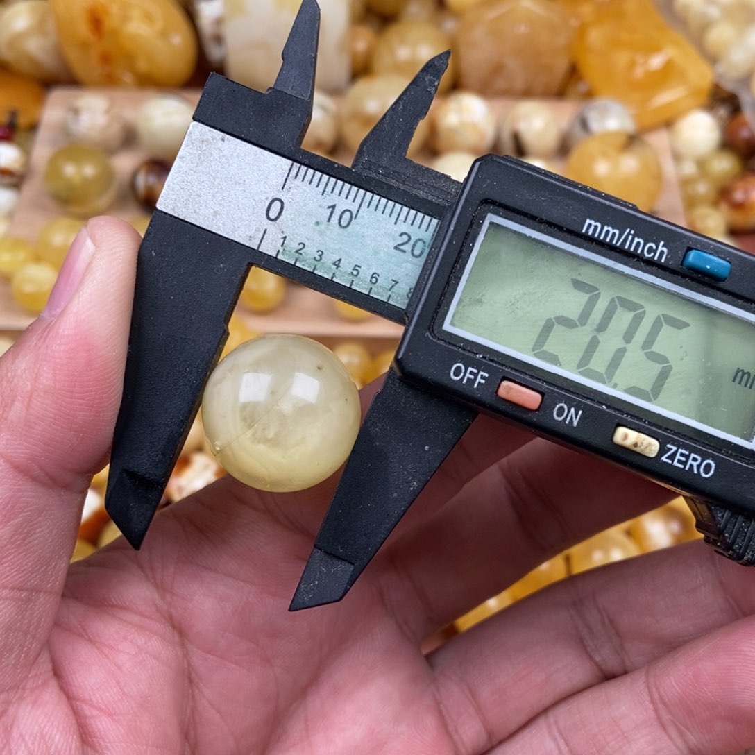 蜜蜡裸石未镶嵌蜜蜡