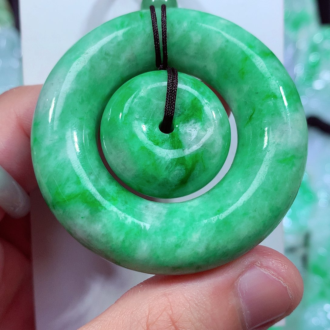 翡翠未镶嵌颈饰缅甸翡翠