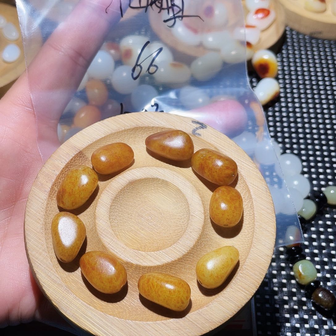 未镶嵌和田玉（糖玉）珠宝奇石仙*掌