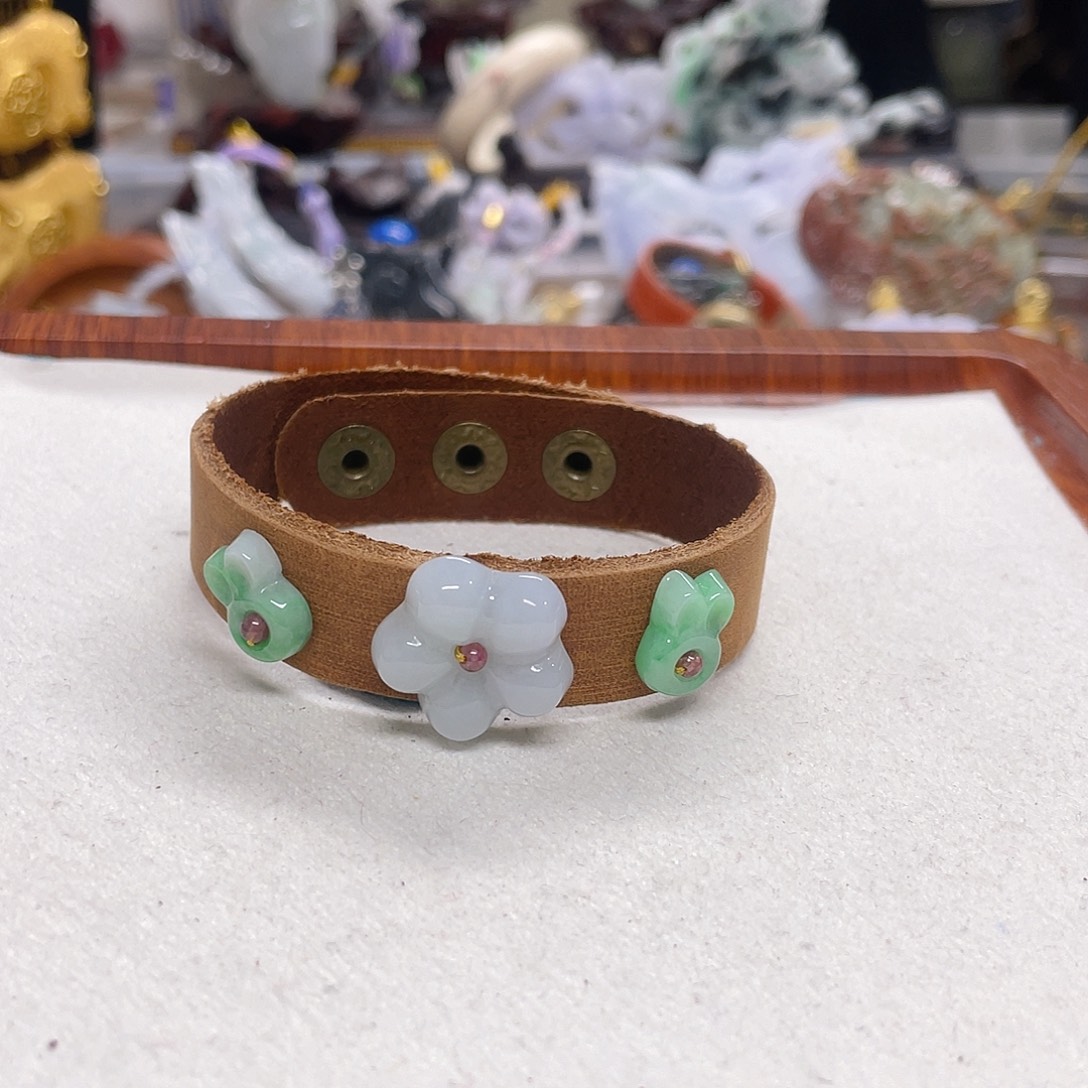 *****翡翠未镶嵌颈饰手牌