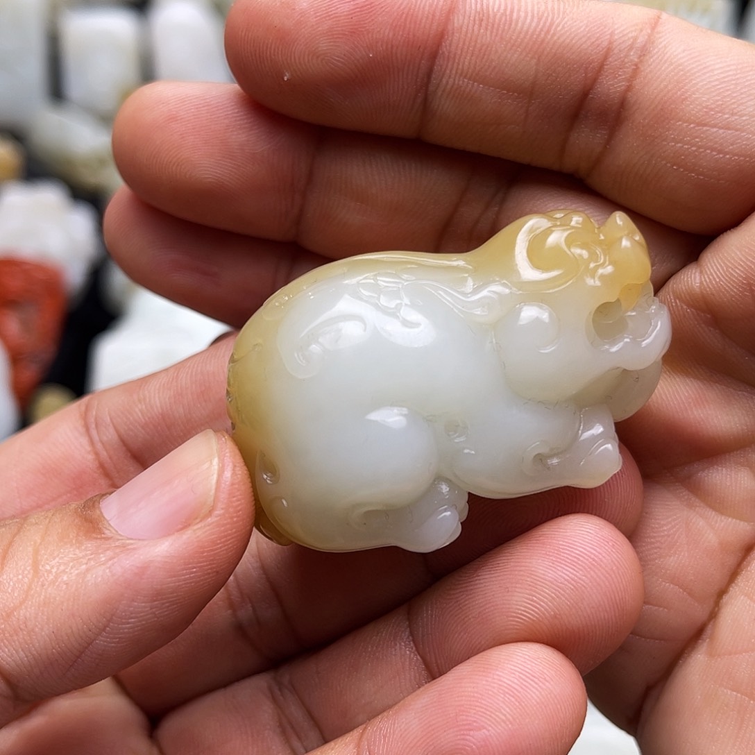 和田玉颈饰未镶嵌