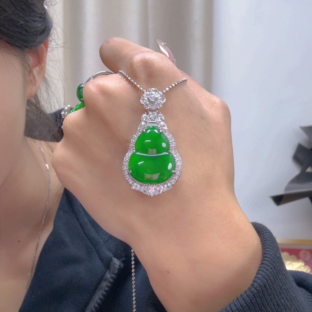 翡翠吊坠(不含链)未镶嵌