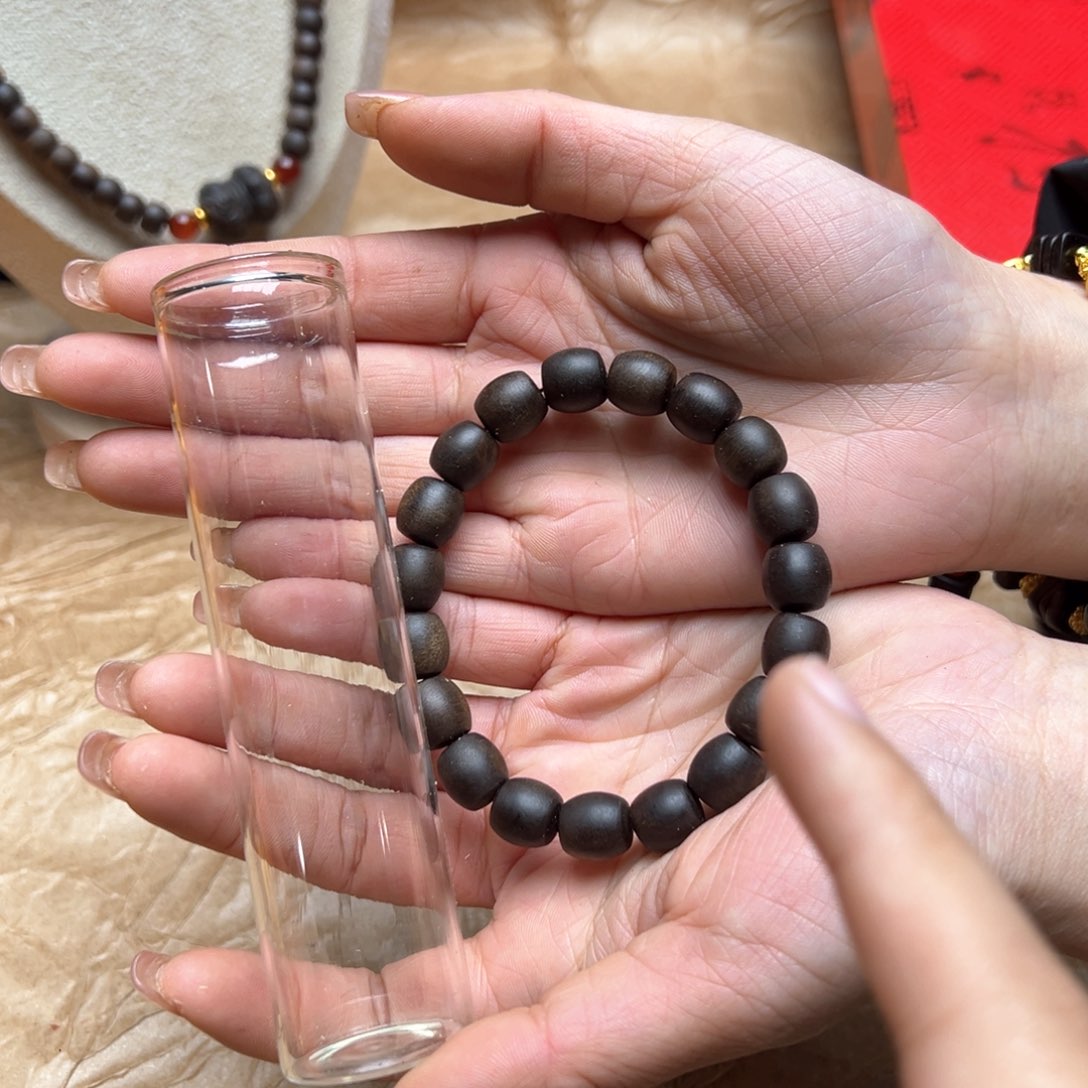 大叶紫檀（黑酸枝木类）