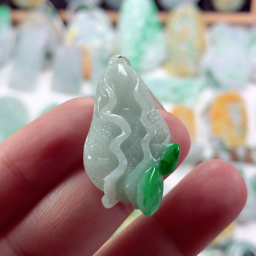 【闪购商品】翡翠吊坠(不含链)未镶嵌