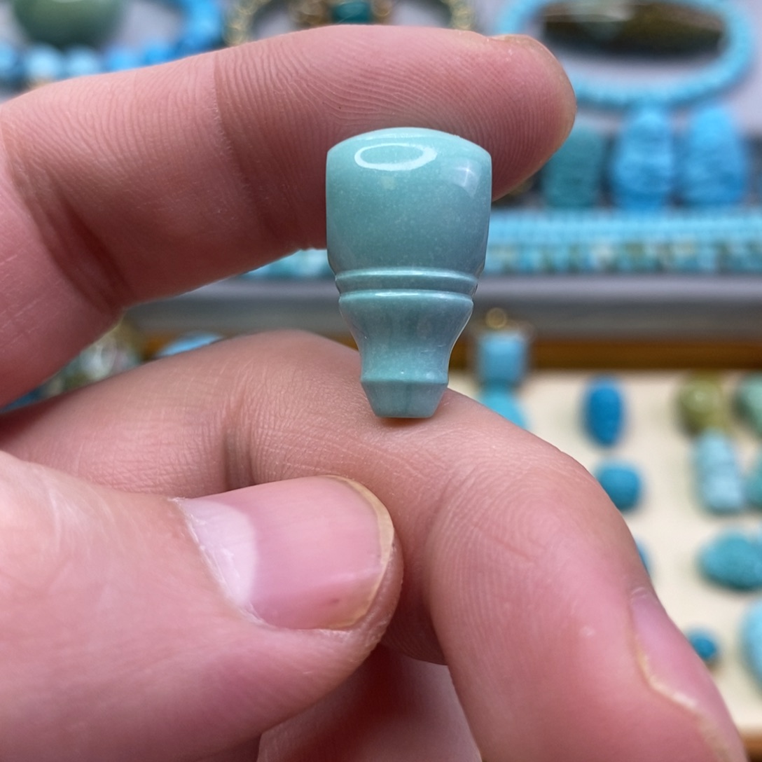 绿松石配饰未镶嵌