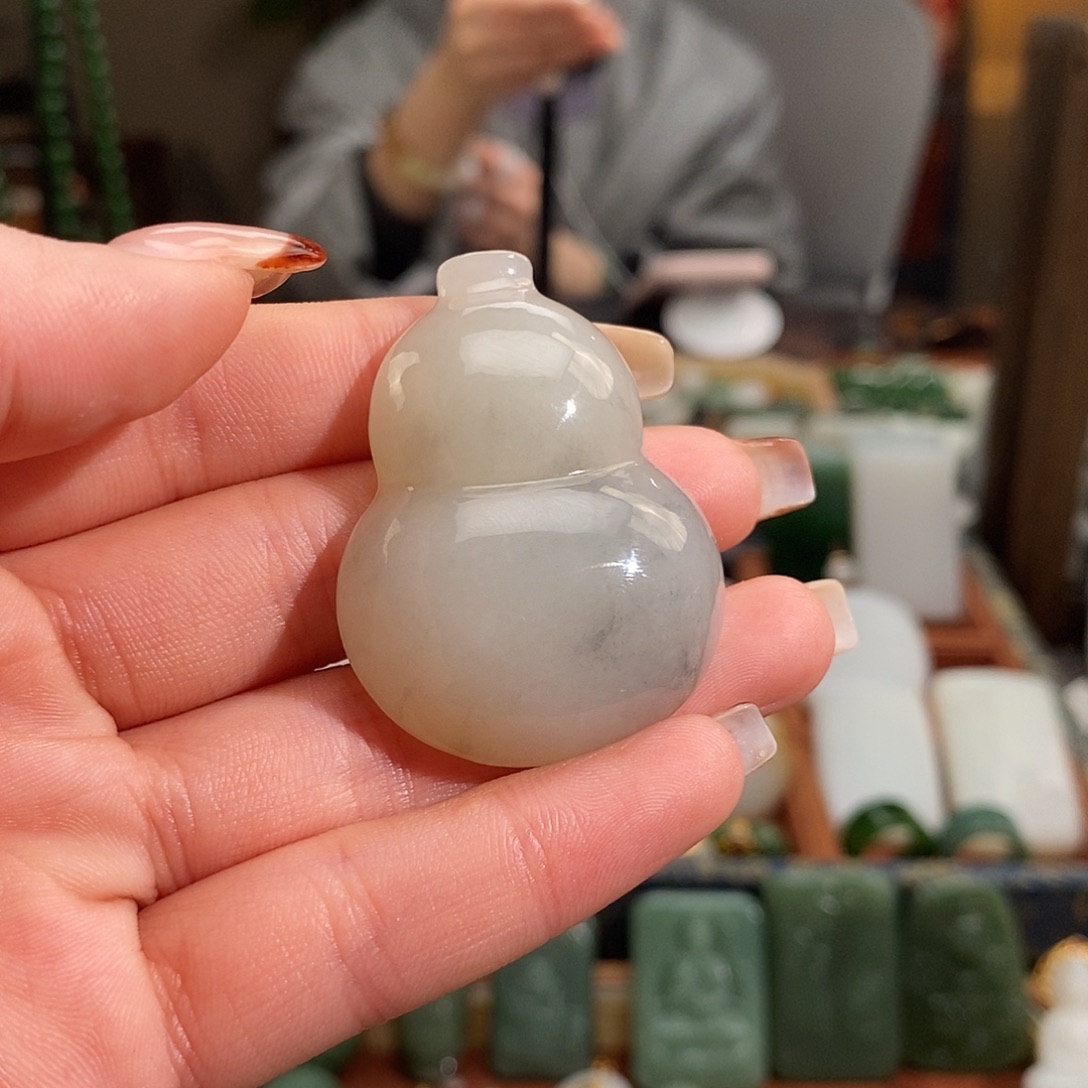 和田玉未镶嵌吊坠(赠链)