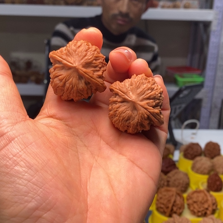 文玩核桃吊坠文玩核桃磨盘40～