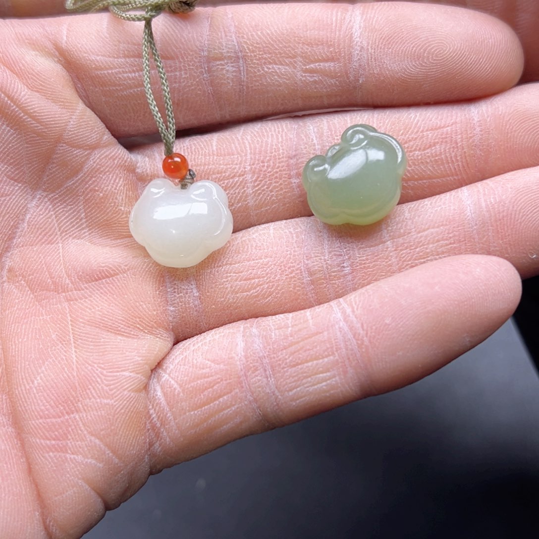 和田玉颈饰未镶嵌多样性拍一发一如意锁