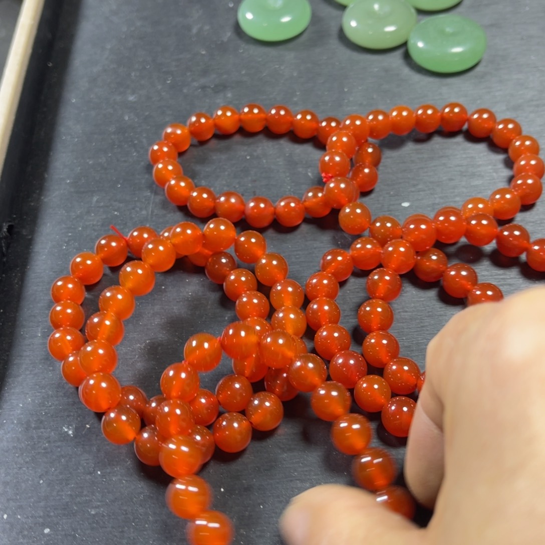 石英质玉未镶嵌颈饰