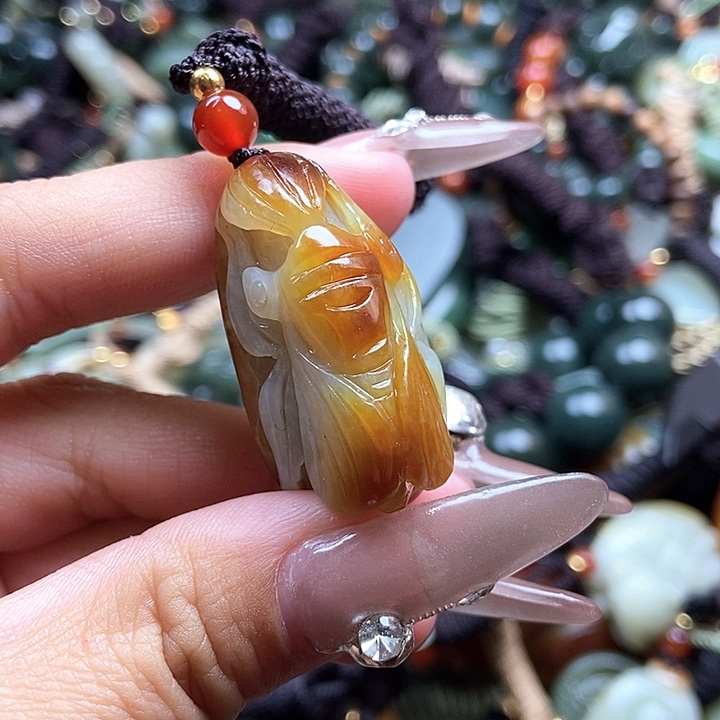 和田玉颈饰足铂镶嵌