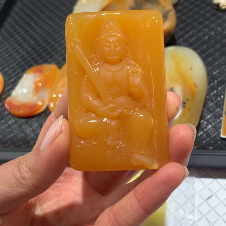 石英质玉（黄龙玉）未镶嵌颈饰